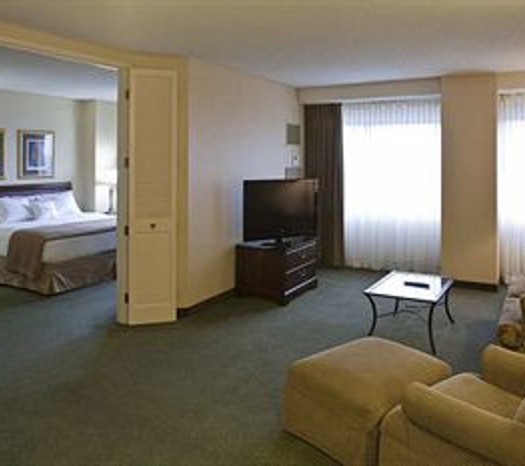 DoubleTree Suites by Hilton Hotel Columbus Downtown - Columbus, OH