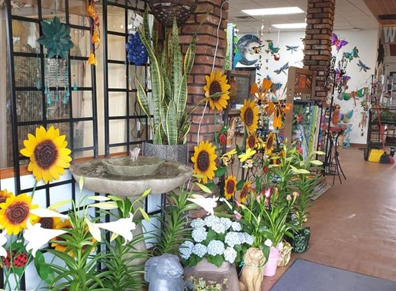 Acer's Florist & Garden Center - Commack, NY