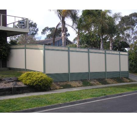 Colorsteel Fencing - Kilsyth, VIC. Colorbond steel Fencing- Steel Lattice and Steel Plinths