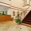 Quality Inn & Suites I-35 E/Walnut Hill - Lodging