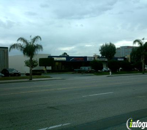 Alton Main Animal Hospital - Santa Ana, CA