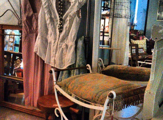 Sparrow's Nest Consignment - Huntington Beach, CA