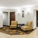 Quality Inn & Suites Arden Hills - Saint Paul North - Motels