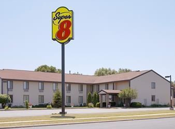 Super 8 Motel - Sun Prairie, WI