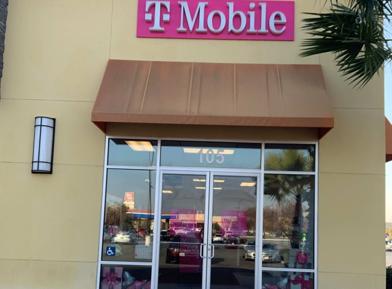 T-Mobile - Delano, CA