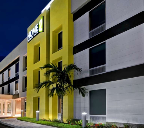 Home2 Suites by Hilton Naples I-75 Pine Ridge Road - Naples, FL