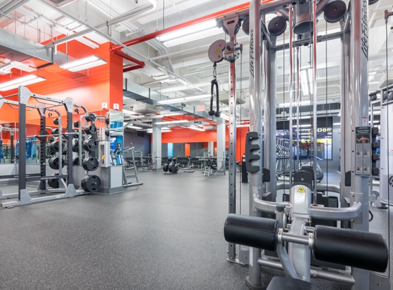 Blink Fitness - Valley Stream, NY