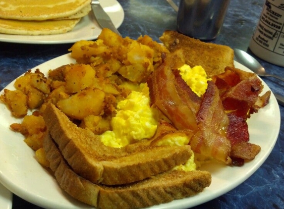 Scotty's Breakfast Connections - Branford, CT