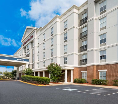 Hampton Inn & Suites Fredericksburg-at Celebrate Virginia - Fredericksburg, VA