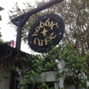 Hobbit Cafe - Hamburgers & Hot Dogs