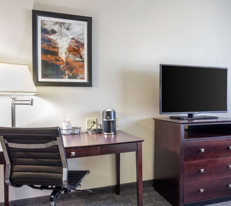 Best Western Plus Mansfield Inn & Suites - Mansfield, TX