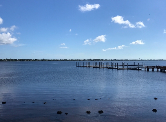 Mulligan's Beach House - Stuart, FL