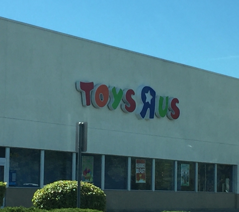 Toys R Us - Citrus Heights, CA