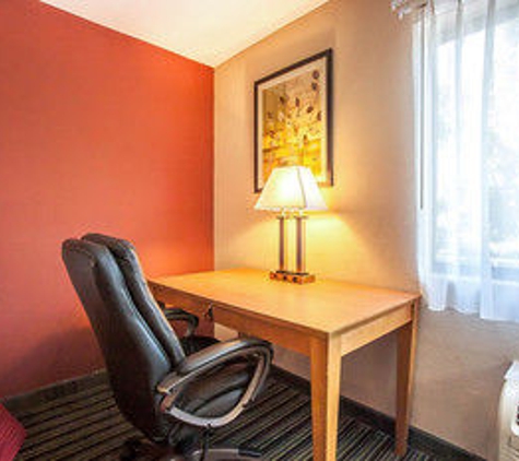 Quality Inn & Suites - Centerville, TN