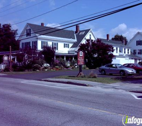 Peter Christian's Tavern - New London, NH