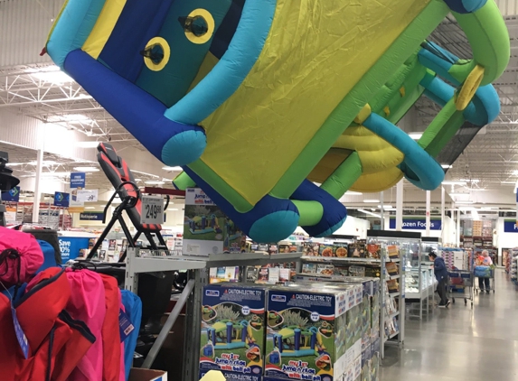 Sam's Club - Long Beach, CA