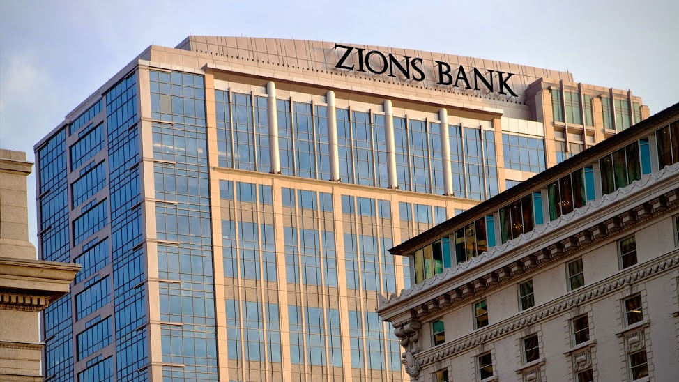 Zions Bank East Sandy Financial Center 2137 E 9400 S, Sandy, UT 84093