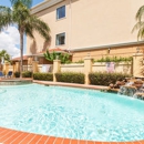Days Inn & Suites by Wyndham Houston Hobby Airport - Hotels