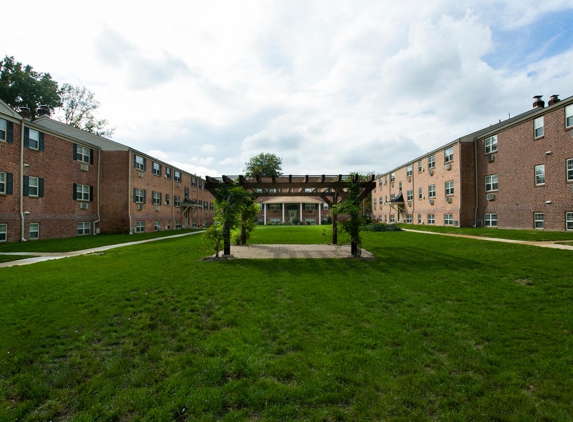 Sdk Stratford Apartments - Wilmington, DE