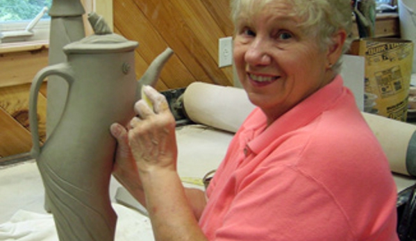 Linda Dalton Pottery - West End, NC