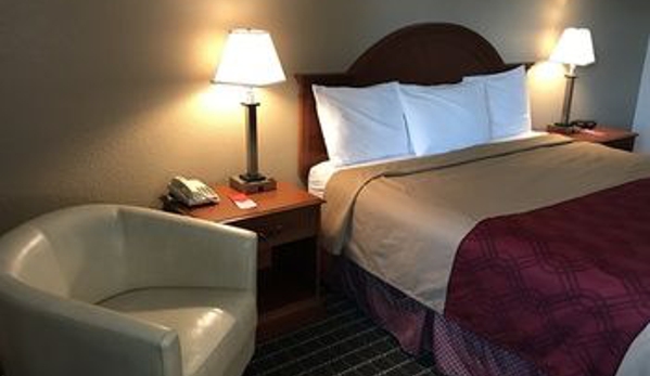 Econo Lodge - La Crosse, WI