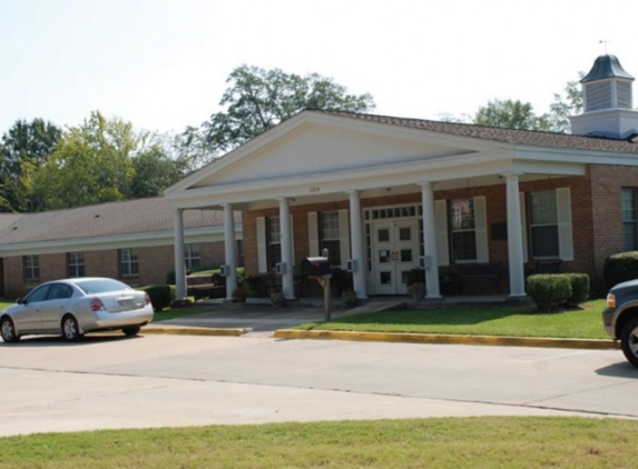 Dugan Memorial Home - West Point, MS