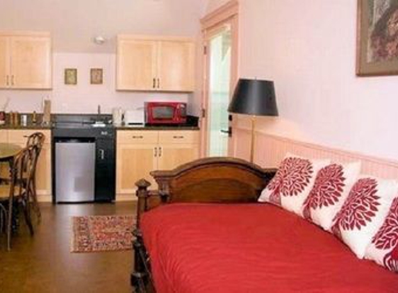 Anne Hathaways B&B and Garden Suites - Ashland, OR