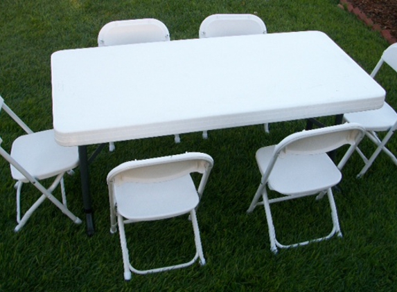 Isabellas Party Rentals - Modesto, CA. Kid size Tables Chairs