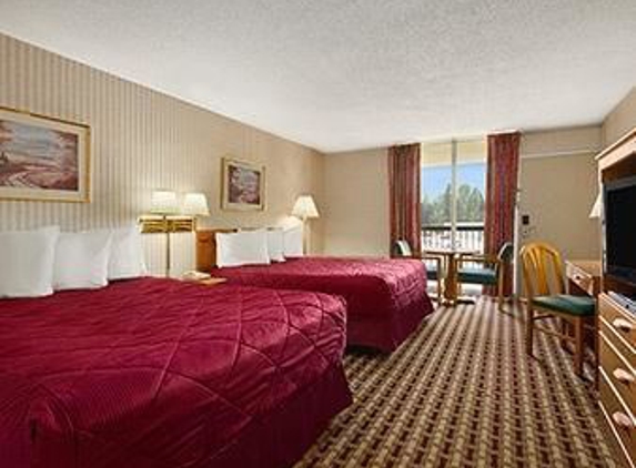 Baymont Inn & Suites - Johnson City, TN