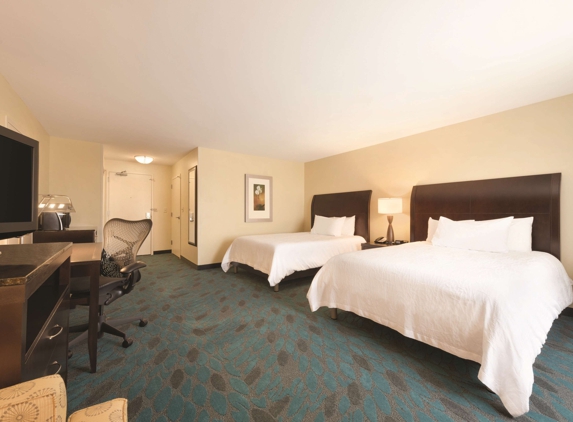 Hilton Garden Inn Fargo - Fargo, ND