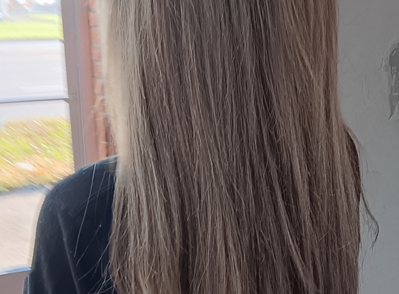 Looking for Fusion Hair Extension by Linda Hay - Dearborn Heights, MI