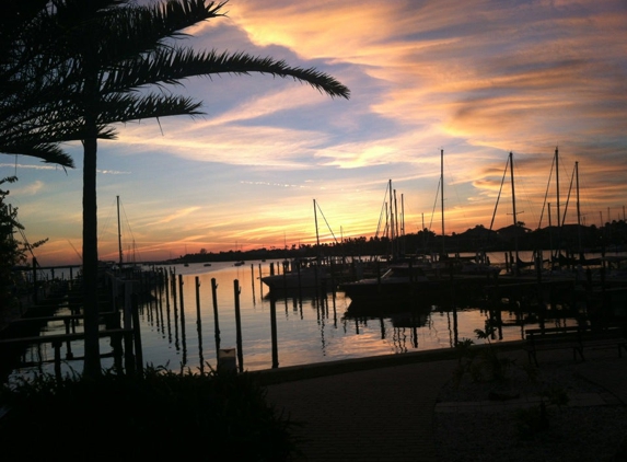 Circles Waterfront Restaurant - Apollo Beach, FL