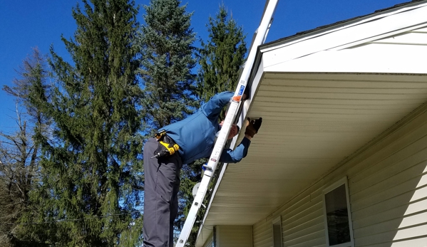 Huron Inspections, LLC - Kimball, MI. Huron Inspections, LLC soffit inspection