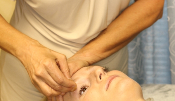 HBS Sugar Spa - St. Louis, MO. Sugaring is great for brows! We offer tinting, too.
