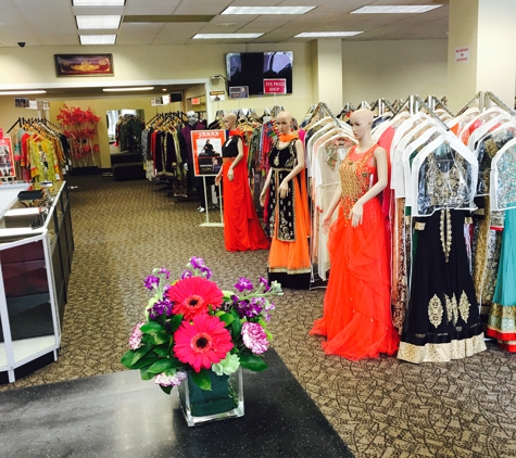 Jaana Clothing Showroom - Waterbury, CT