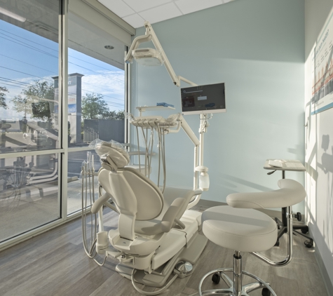 Dentists of Miami Gardens - Hialeah, FL