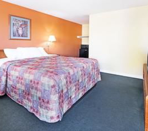 Days Inn - Henrietta, NY