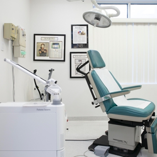 Schlessinger MD - Omaha, NE. Schlessinger MD Exam Room