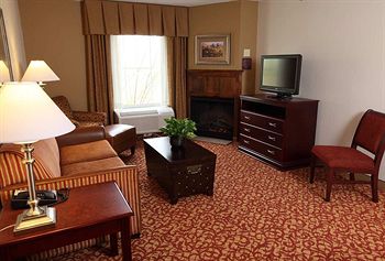 Hampton Inn & Suites - Charlottesville, VA 22903