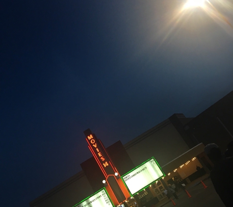 Cinemark 14 - Lancaster, TX