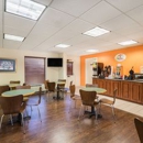 Super 8 by Wyndham Knoxville North/Powell - Hotels