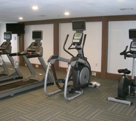 Holiday Inn Express & Suites Uniontown - Uniontown, PA