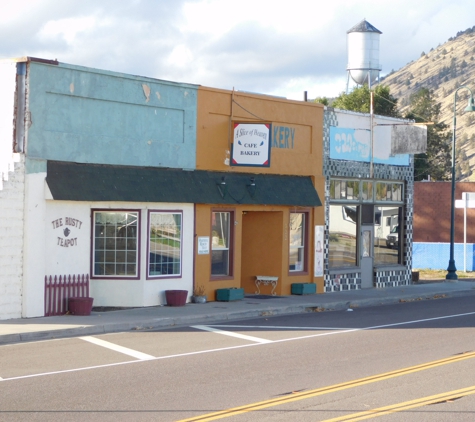 A Slice of Heaven Delicatessen and More - Dorris, CA