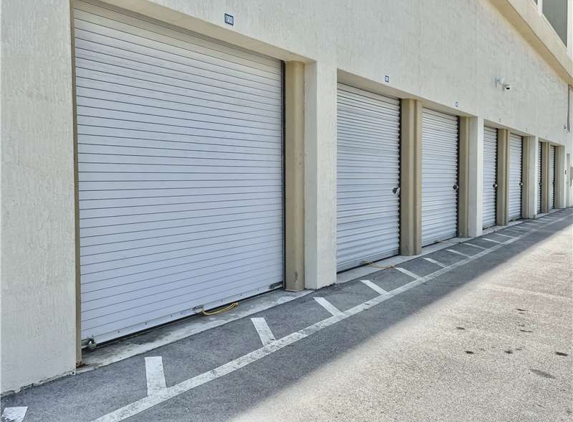 Extra Space Storage - Hallandale, FL