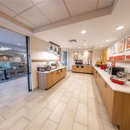Hampton Inn Winfield - Hotels