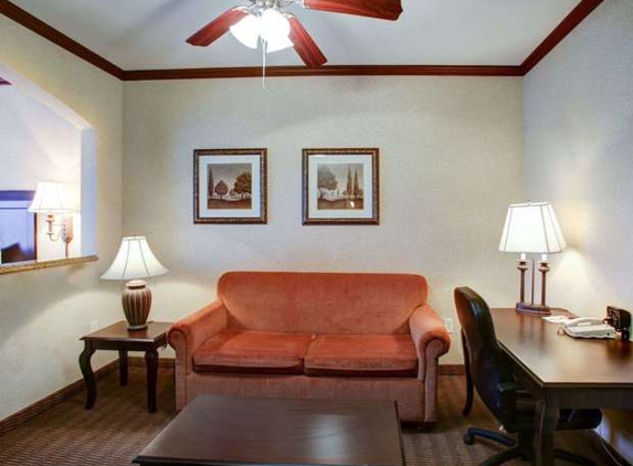 Comfort Suites University Drive - College Station, TX