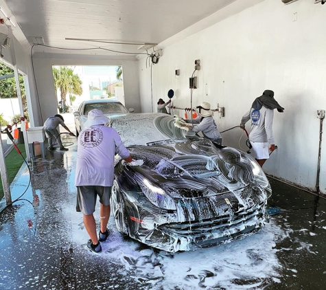 Hector's Car Wash - North Palm Beach, FL