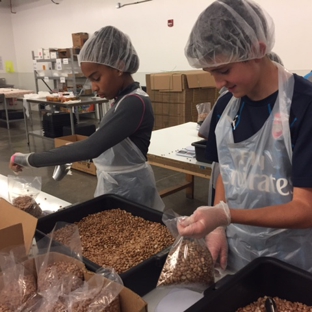 Bosque School - Albuquerque, NM. Service Learning: 7th graders giving back at Roadrunner Food Bank