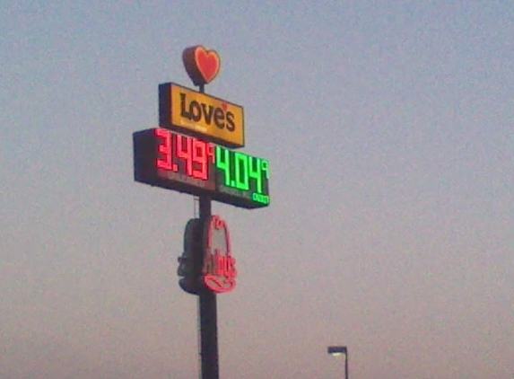 Love's Travel Stop - Waller, TX