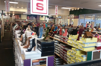 9.99 shoe clearance store near me